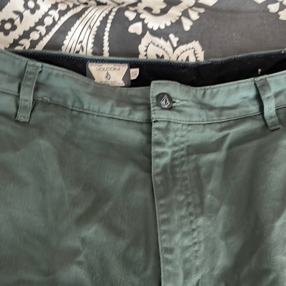 Volcom shorts